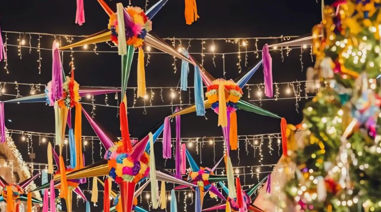 Si buscas vivir una Navidad llena de emoción y tradición, la Gran Posada Navideña en Puebla es el evento que no te puedes perder.

Foto: Producción El Universal Puebla