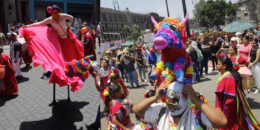 Así son las calendas que se realizan en Puebla
