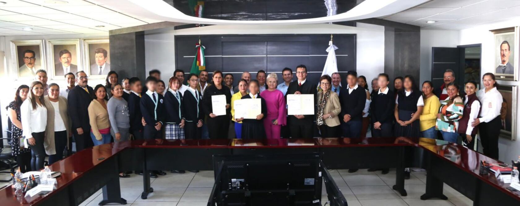 Con los reconocimientos de la SEP se benefician un total de 122 alumnos | Foto: SEP Puebla