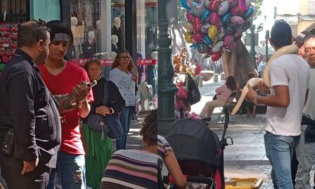 Alertan por venta de animales exóticos en el Zócalo de Puebla