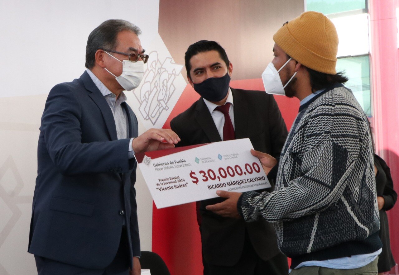 Si tienes entre 12 y 29 años, puedes postularte para el Premio Estatal de la Juventud Vicente Suárez 2024. 
Foto: Producción El Universal Puebla