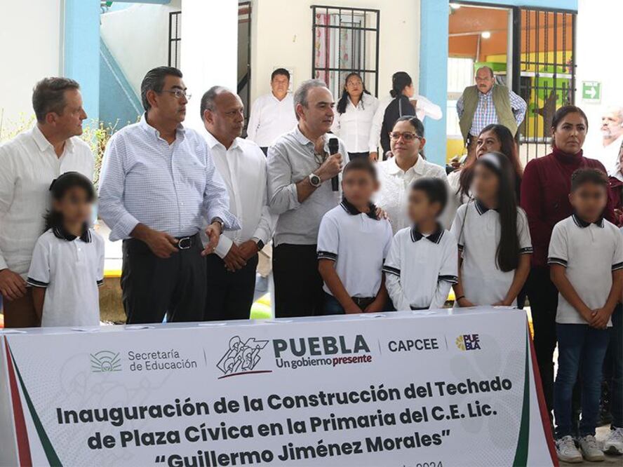 El gobernador Sergio Salomón y el secretario Jorge Estefan Chidiac entregaron obras | Foto SEP