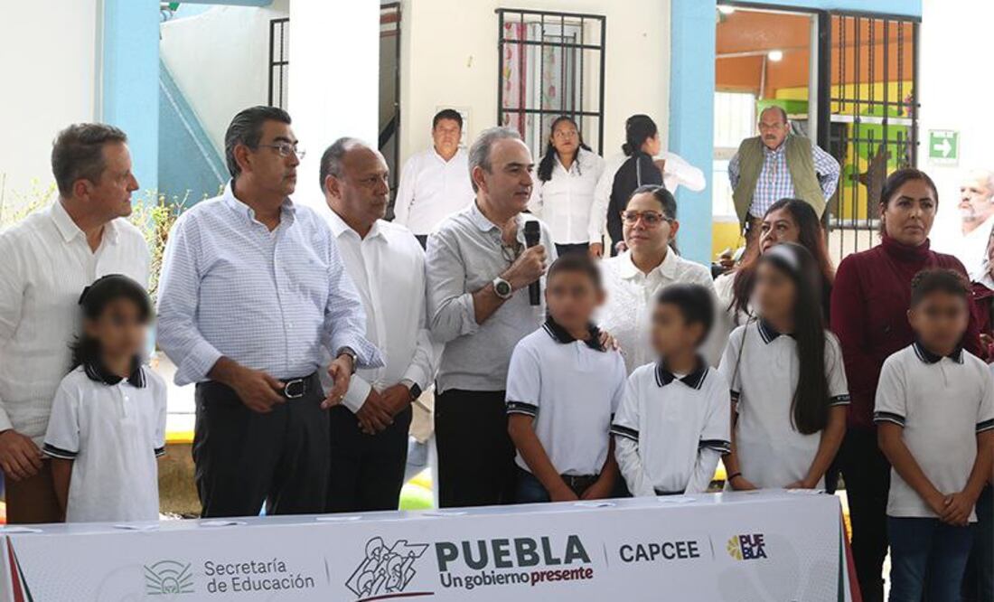 El gobernador Sergio Salomón y el secretario Jorge Estefan Chidiac entregaron obras | Foto SEP