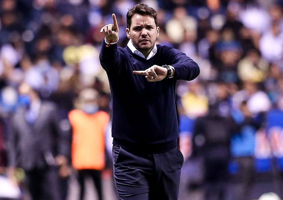 Nicolás Larcamón / Foto: facebook.com/ClubPueblaOficial