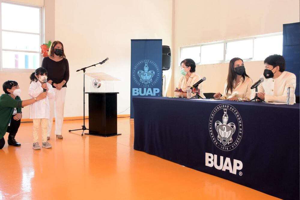 Realizan mesa de diálogo entre niñas, jóvenes e investigadoras | Foto: BUAP
