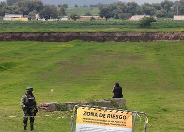 Insisten internautas en rescate de perrito en socavón