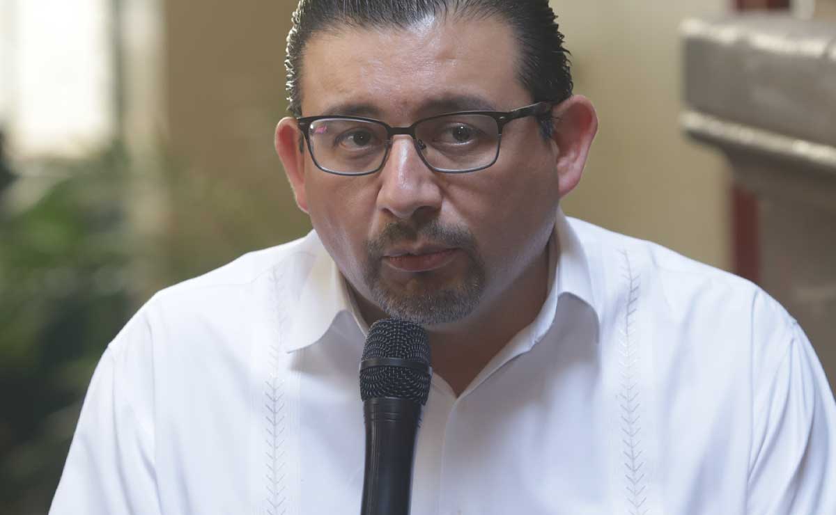 Exhiben a diputado Eduardo Alcántara por no pagar pensión; él muestra sus depósitos