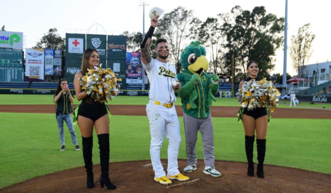 Los Pericos de Puebla han iniciado un proceso de reestructuración para la temporada 2025 de la Liga Mexicana de Béisbol (LMB), con el objetivo de fortalecer su equipo y enfrentar los nuevos desafíos de la competencia. 


Foto: Producción El Universal Puebla