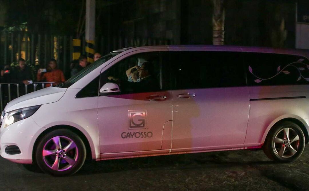 El cuerpo de Miguel Barbosa partirá este miércoles 14 de diciembre de la funeraria Camino al Cielo hacia el Congreso del estado para el homenaje de cuerpo presente | Foto: Agencia Es Imagen para El Universal Puebla