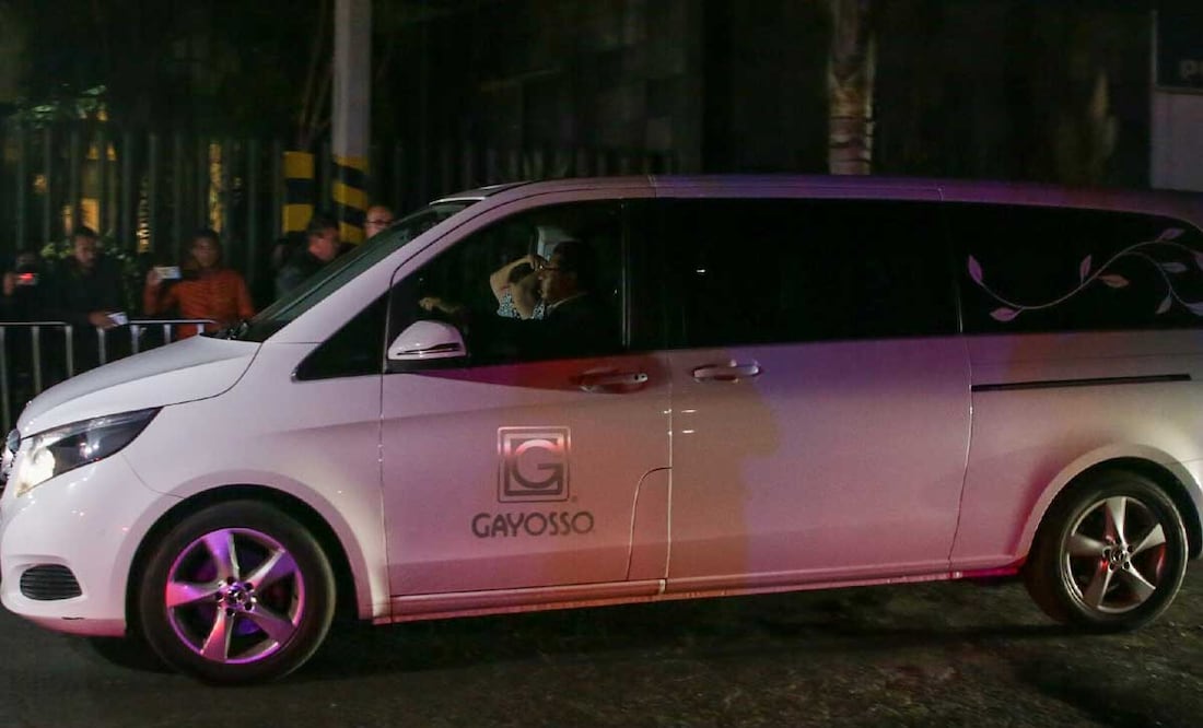 El cuerpo de Miguel Barbosa partirá este miércoles 14 de diciembre de la funeraria Camino al Cielo hacia el Congreso del estado para el homenaje de cuerpo presente | Foto: Agencia Es Imagen para El Universal Puebla