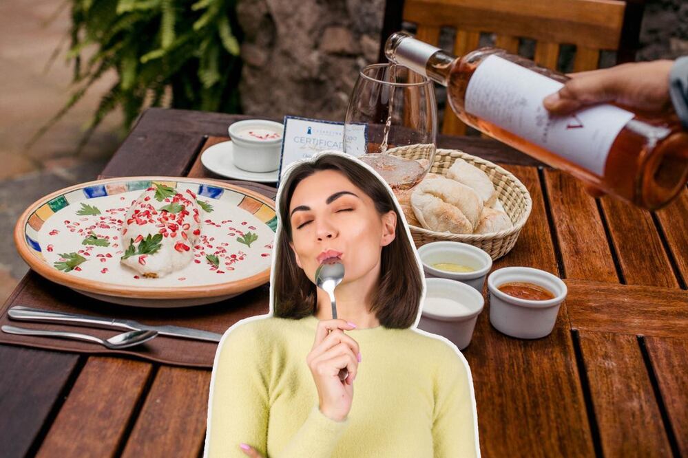 Clientes han calificado este chile en nogada como uno de los mejores | Foto: FB Casareyna / Freepik