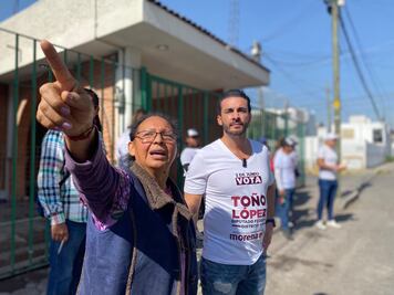Toño López visitó el Infonavit "El Carmen Gastronómicos"