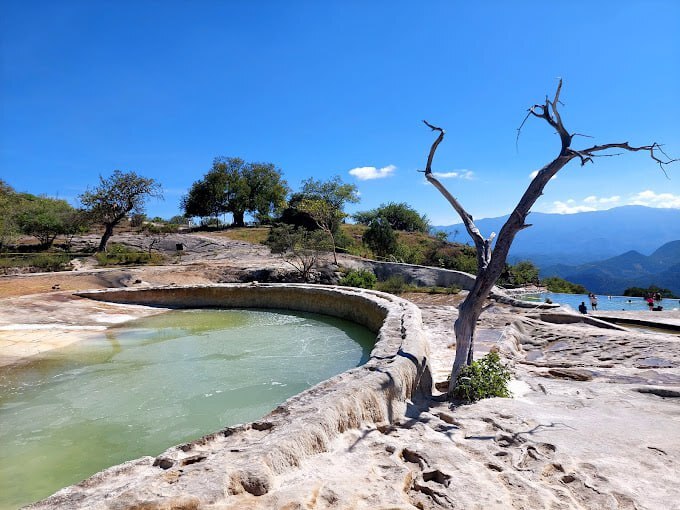 Las cascadas petrificadas de Hierve el Agua son un lugar espectacular | Foto: Google / Adolfo Báez Ramírez
