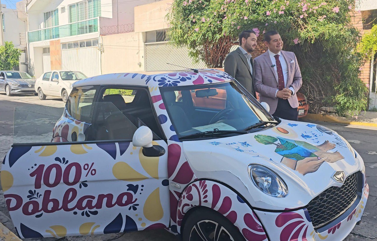 Alejandro Armenta promueve el auto eléctrico fabricado en Puebla |