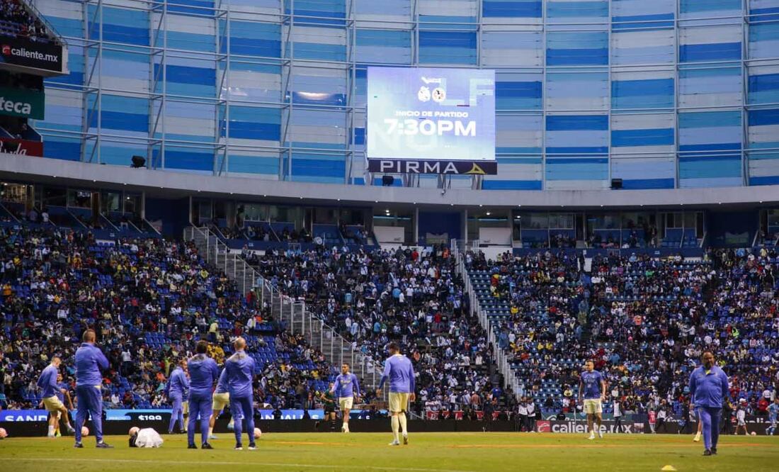El Estadio Cuauhtémoc es uno de los más bonitos de la ciudad de Puebla por su aspecto moderno | foto: agencia Es Imagen para El Universal Puebla