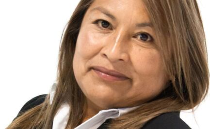 Denuncian a regidora de Acatzingo por embriagarse y sacar pistola en la presidencia municipal