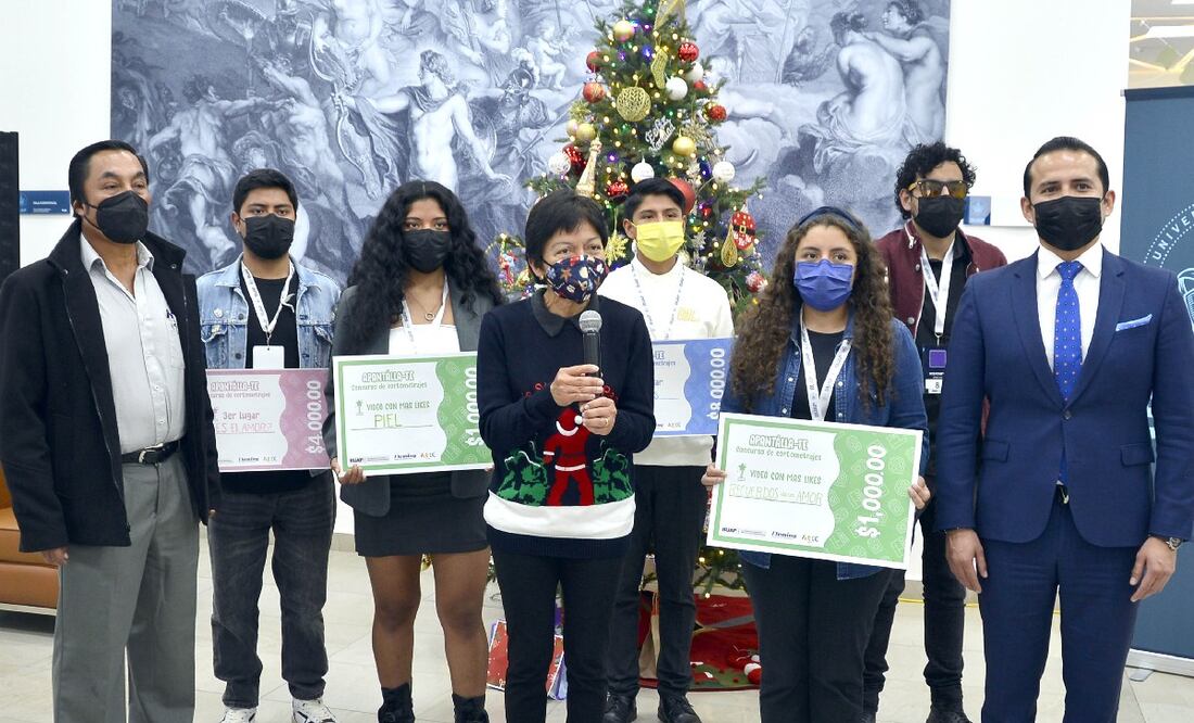 “Ustedes han reflejado en sus trabajos fielmente lo que sus compañeros sienten”, expresó la rectora | Foto: BUAP