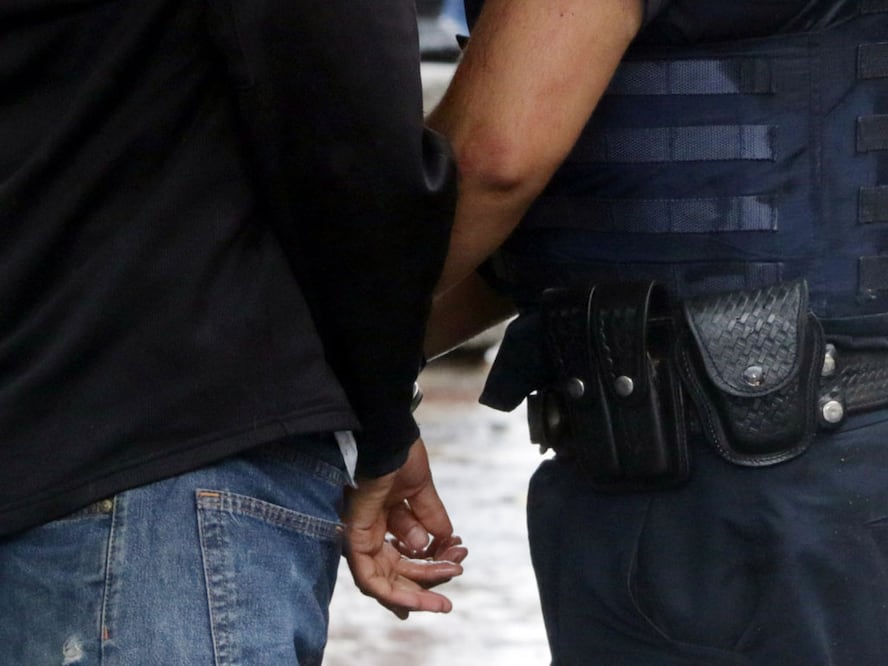 Detienen a defraudador
