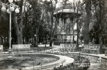 ¿Qué pasó con las bancas de azulejos del Zócalo de Puebla?
