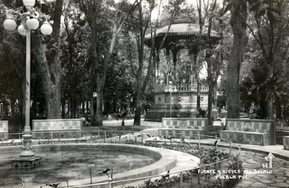 ¿Qué pasó con las bancas de azulejos del Zócalo de Puebla?