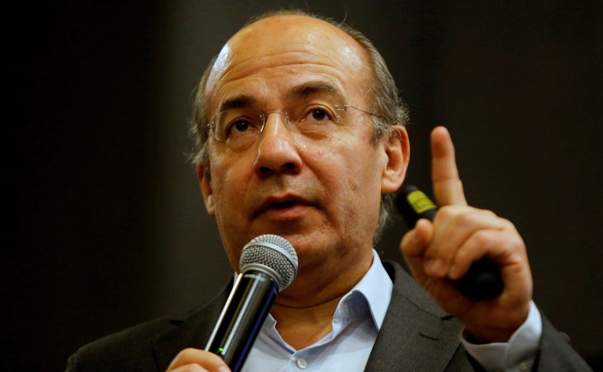 Calderón acude a hospital para hacerse estudios por Covid