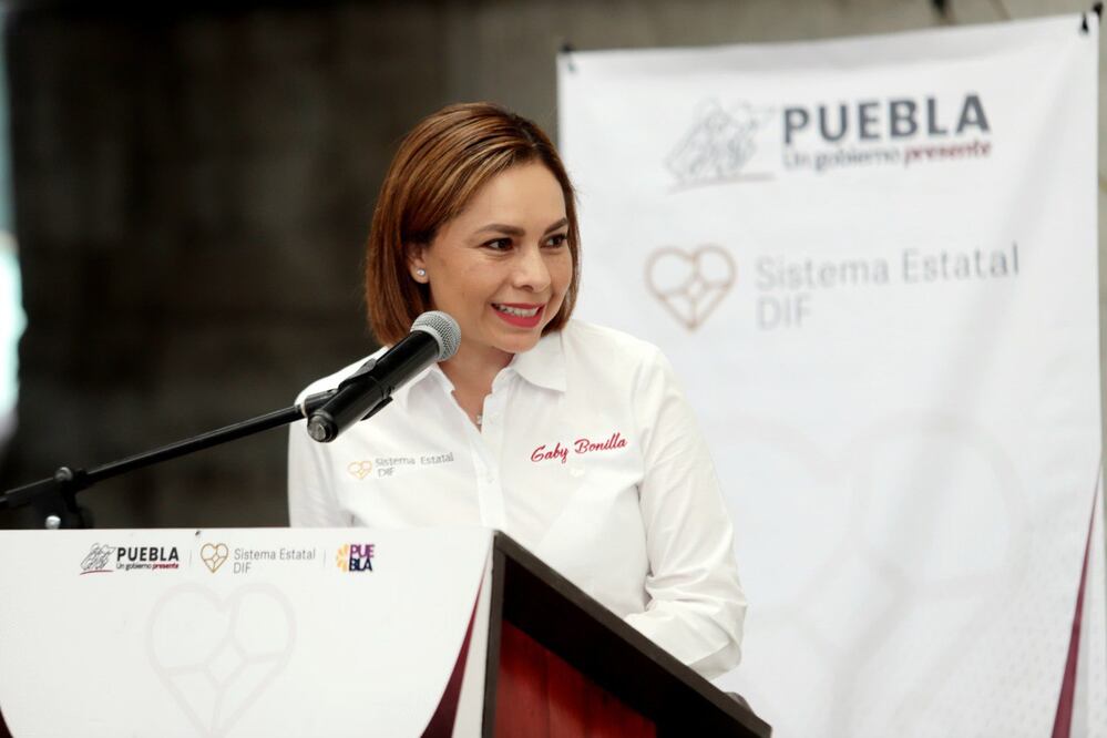 Gaby Bonilla encabezó entrega de apoyos en los CAIC | Foto: SEDIF