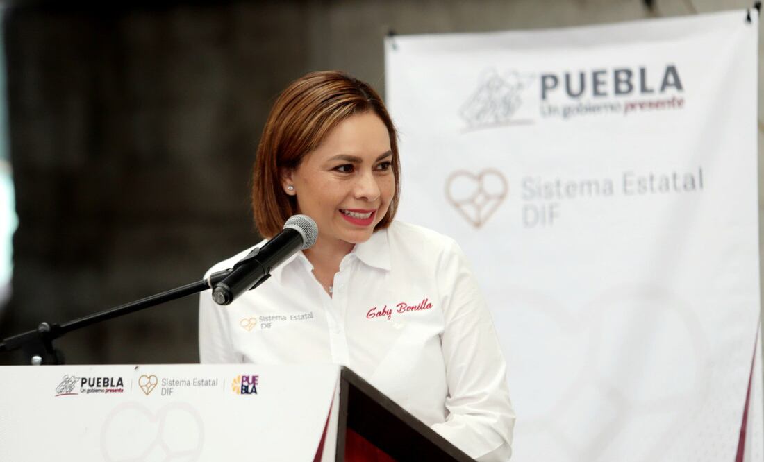 Gaby Bonilla encabezó entrega de apoyos en los CAIC | Foto: SEDIF