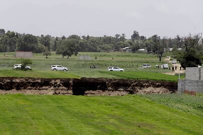 Socavón en Puebla dejó de extenderse, lleva 48 horas igual