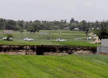 Socavón en Puebla dejó de extenderse, lleva 48 horas igual