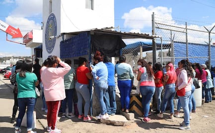 Protestan familiares de reclusos en el penal de San Miguel