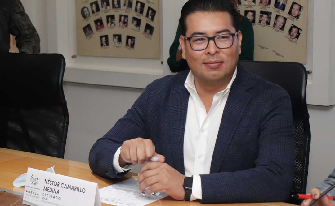 El diputado del PRI, Néstor Camarillo, respaldó la designación de Isabel Merlo y Omar Álvarez en el gabinete estatal | Foto: Agencia Es Imagen para El Universal Puebla