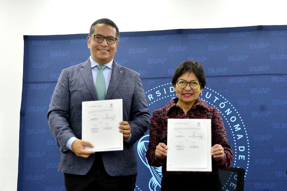 Rectora María Lilia Cedillo Ramírez la firma de convenio entre la BUAP y el IMTA | Fotos BUAP