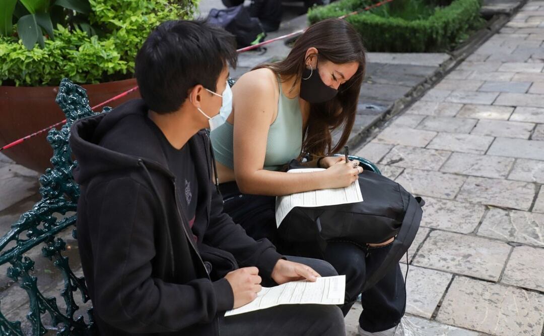 Los jóvenes son quienes más necesitan empleos donde no pidan experiencia | Foto: Agencia Es Imagen para El Universal Puebla