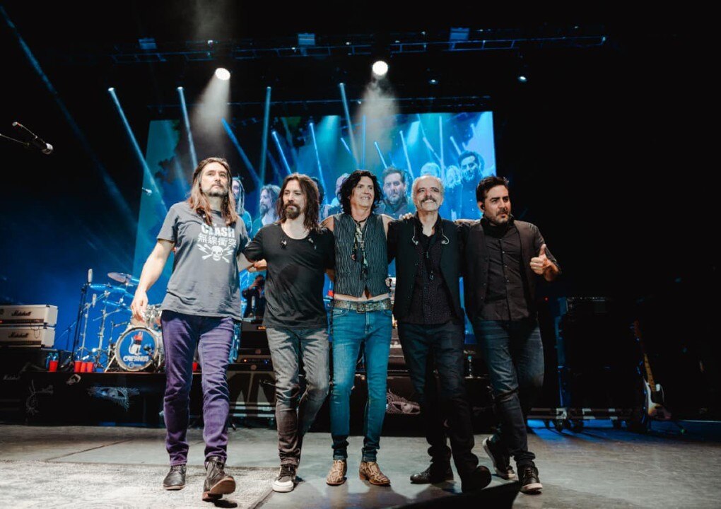 A pesar de la distancia generacional, la banda sigue cosechando nuevos seguidores, lo que ha permitido que su música trascienda generaciones. 

Foto: Producción El Universal Puebla 