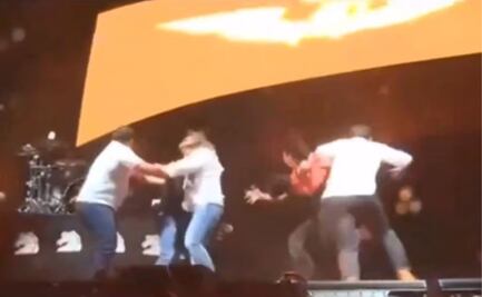 VIDEO: Cae templete en evento de Máynez en Nuevo León; reportan heridos