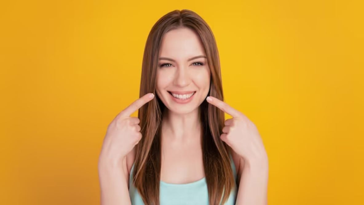 Descubre este particular método para mejorar tus dientes.