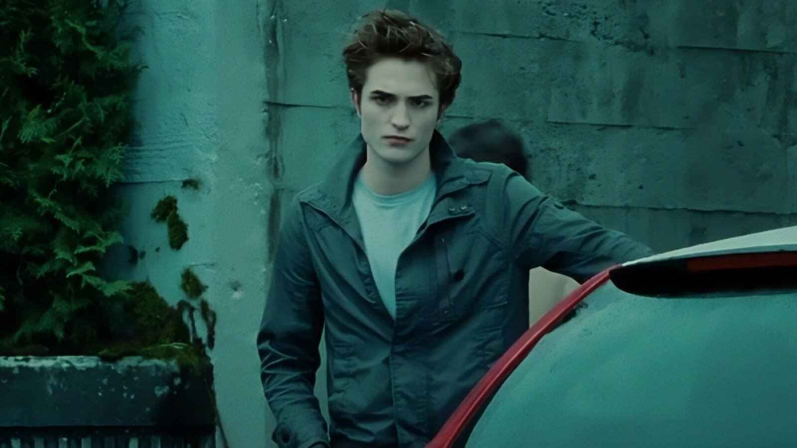 Aunque los libros ya habían recibido grandes elogios, la saga cinematográfica protagonizada por Robert Pattinson y Kristen Stewart generó una vasta y apasionada fanaticada, marcando el inicio de una nueva era para los vampiros en la cultura popular. 

Foto: Producción El Universal Puebla