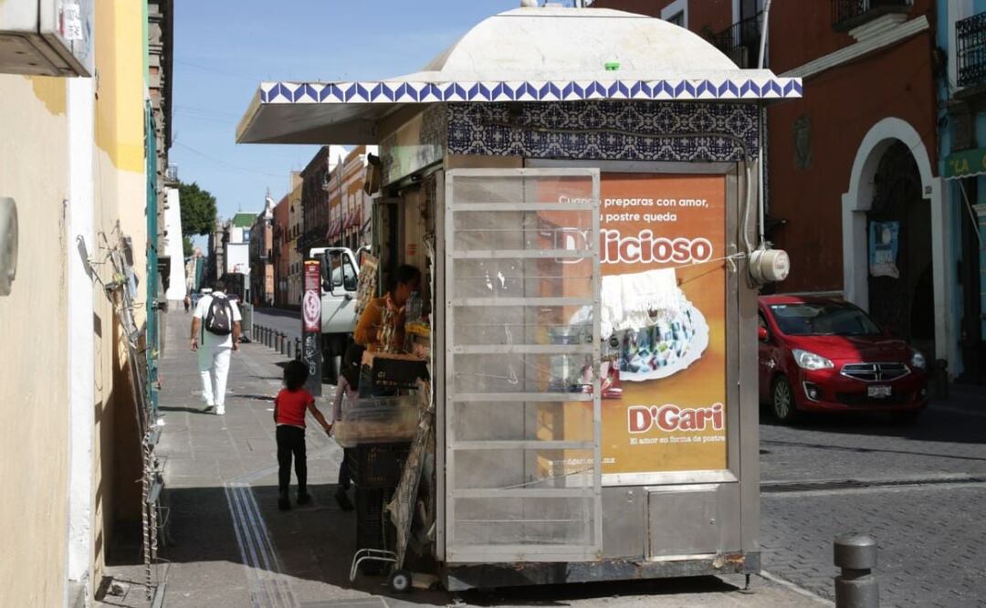 Al menos 10 casetas de periódicos y revistas de calles del Centro Histórico serán retiradas por las obras de rehabilitación. | Foto: Agencia Es Imagen para El Universal Puebla