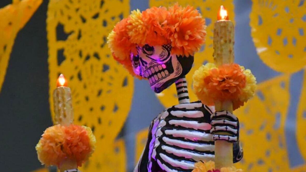 Corredor de ofrendas Puebla 2022. ¿Hasta cuándo estarán los altares de Día de Muertos?