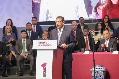 Unidad y que ningún poder mezquino divida a Puebla, pide Sergio Salomón en su primer informe de gobierno