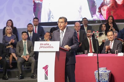 Unidad y que ningún poder mezquino divida a Puebla, pide Sergio Salomón en su primer informe de gobierno