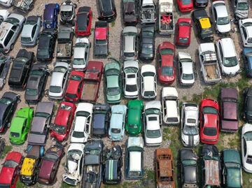 Venderán autos que tengan 10 años abandonados en el corralón