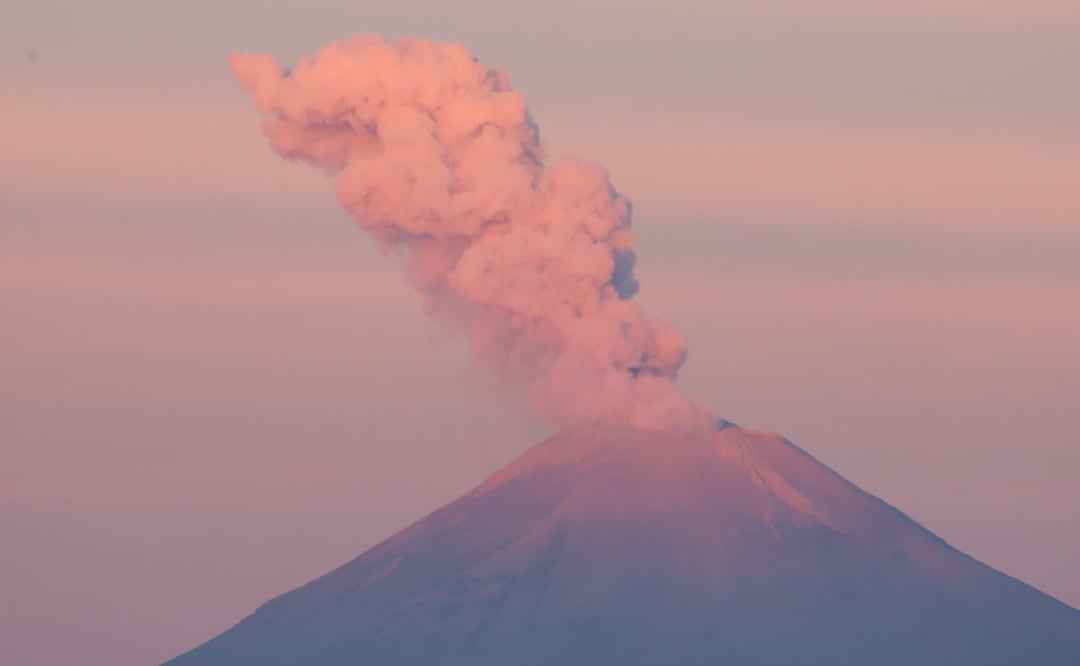 El coloso tiene dos cráteres. | Foto: Agencia Es Imagen para El Universal Puebla