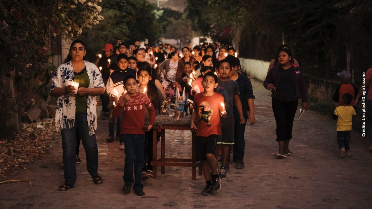 Durante estos días, la comunidad se reunía para proclamar misas y leer pasajes alusivos al nacimiento de Jesús, recreando el viaje de los padres de Jesús y su búsqueda de alojamiento. Además, se realizaban procesiones y se cantaban villancicos.

Foto: Producción El Universal Puebla
