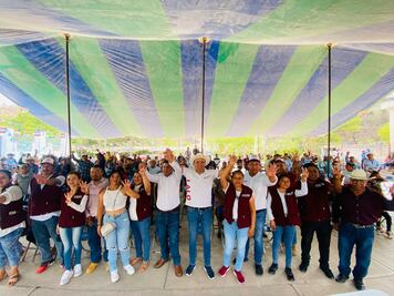 Lalo Castillo se compromete a atender las necesidades de los 47 municipios mixtecos