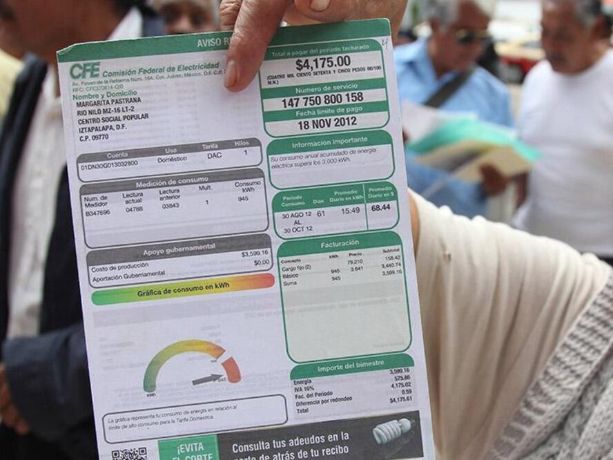 La Comisión ofrece sus redes sociales y números de teléfono para que los usuarios se comuniquen con los servidores, además del número 071 para presentar un reporte. 

Foto: Producción El Universal Puebla