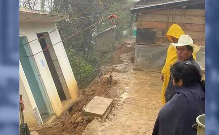 Desalojan a habitantes de Zoquitlán por deslaves en la Sierra Negra