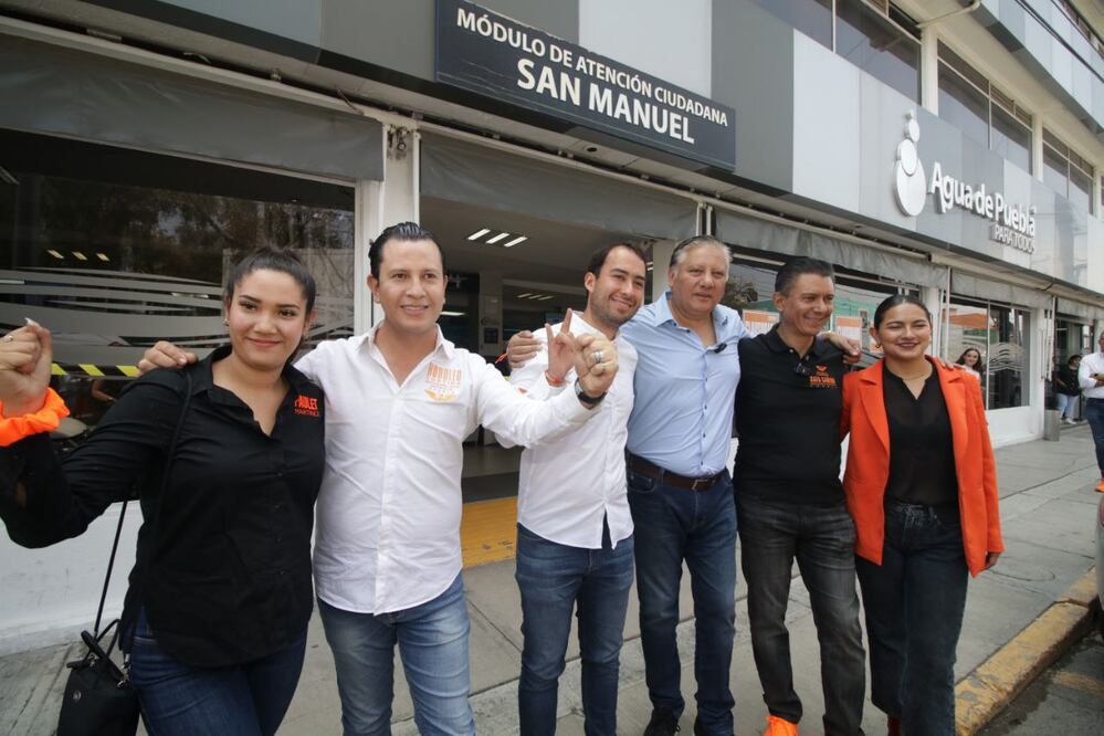 Fernando Morales acudió a las oficinas de Agua de Puebla en San Manuel | Foto: Especial