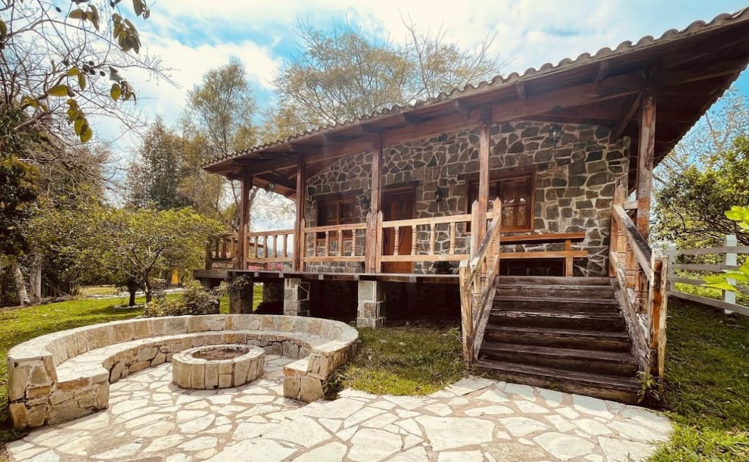 El Paraíso es el primer hotel autosustentable dentro de un rancho ganadero activo | Foto: Instagram el_paraiso_de_ayotoxco