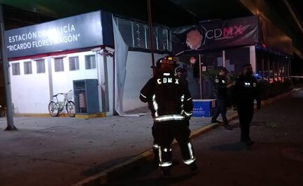 Explota "artefacto casero" en estación de policía, reportan bomberos; hay dos policías heridos